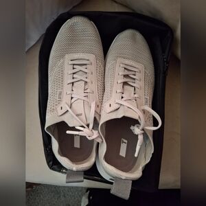 True  Light Gray Knit Sneakers